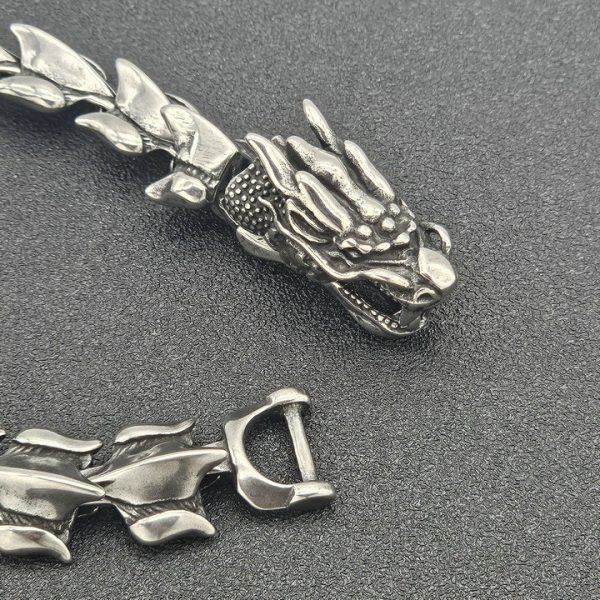 Retro European and American Style Dragon Head and Spine Bracelet, Majestic Titanium Steel Dragon Shape with Dragon Scale Bracelet, Punk Hip-Hop - 图片 3