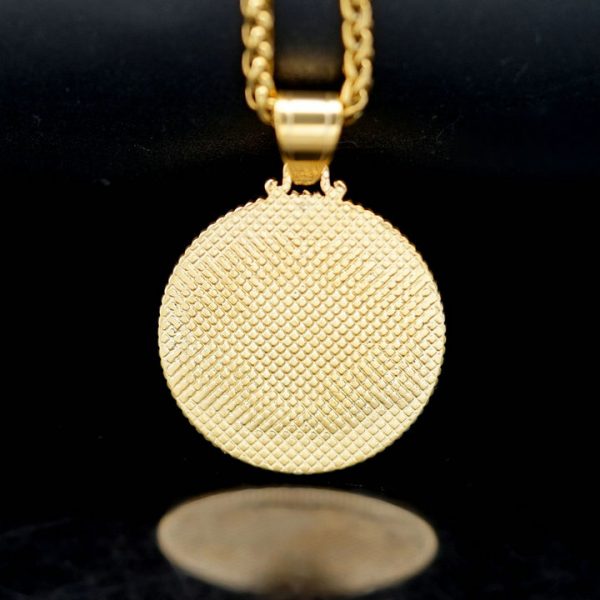 Titanium steel round brand rune 18k gold lion head point diamond pendant - 图片 3