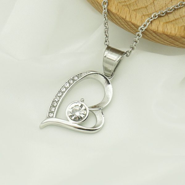 Heart-shaped stainless steel diamond-encrusted love pendant, Valentine's Day 520 necklace gift. - 图片 3
