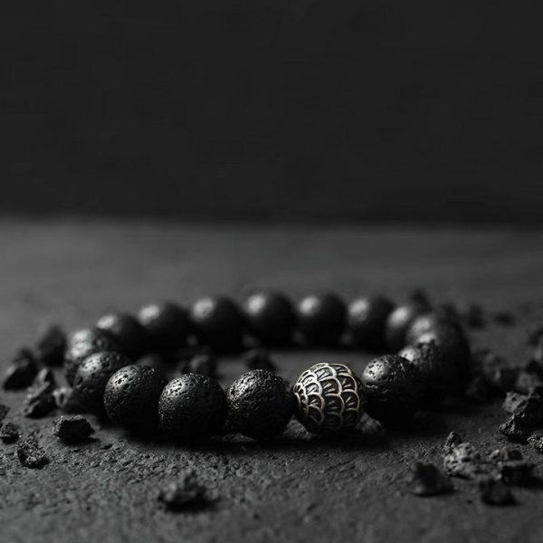 Vintage reverse dragon scale volcanic stone bracelet, a high-end and unique design accessory, featuring a minimalist and personalized style. - 图片 4