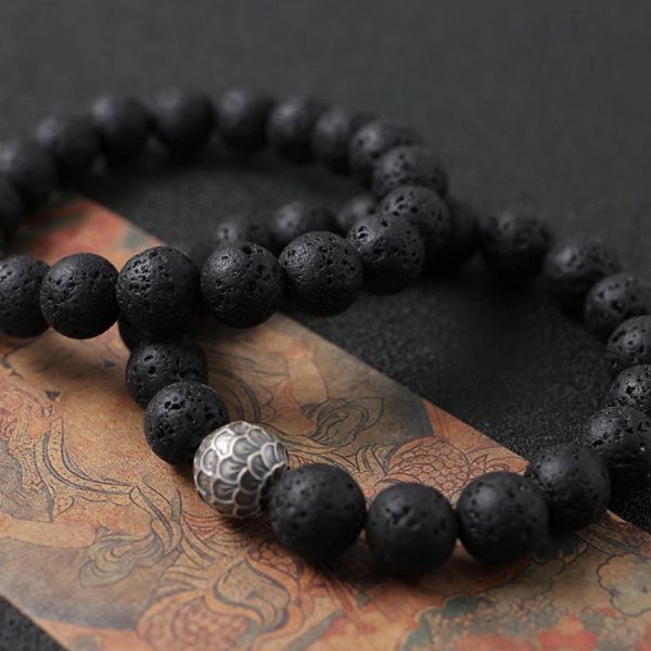 Vintage reverse dragon scale volcanic stone bracelet, a high-end and unique design accessory, featuring a minimalist and personalized style. - 图片 2
